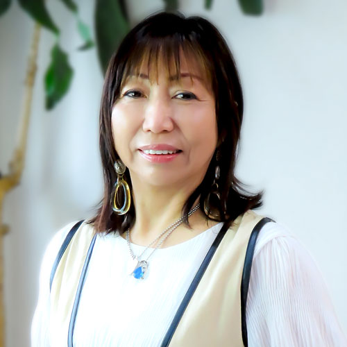 三梨 悦子